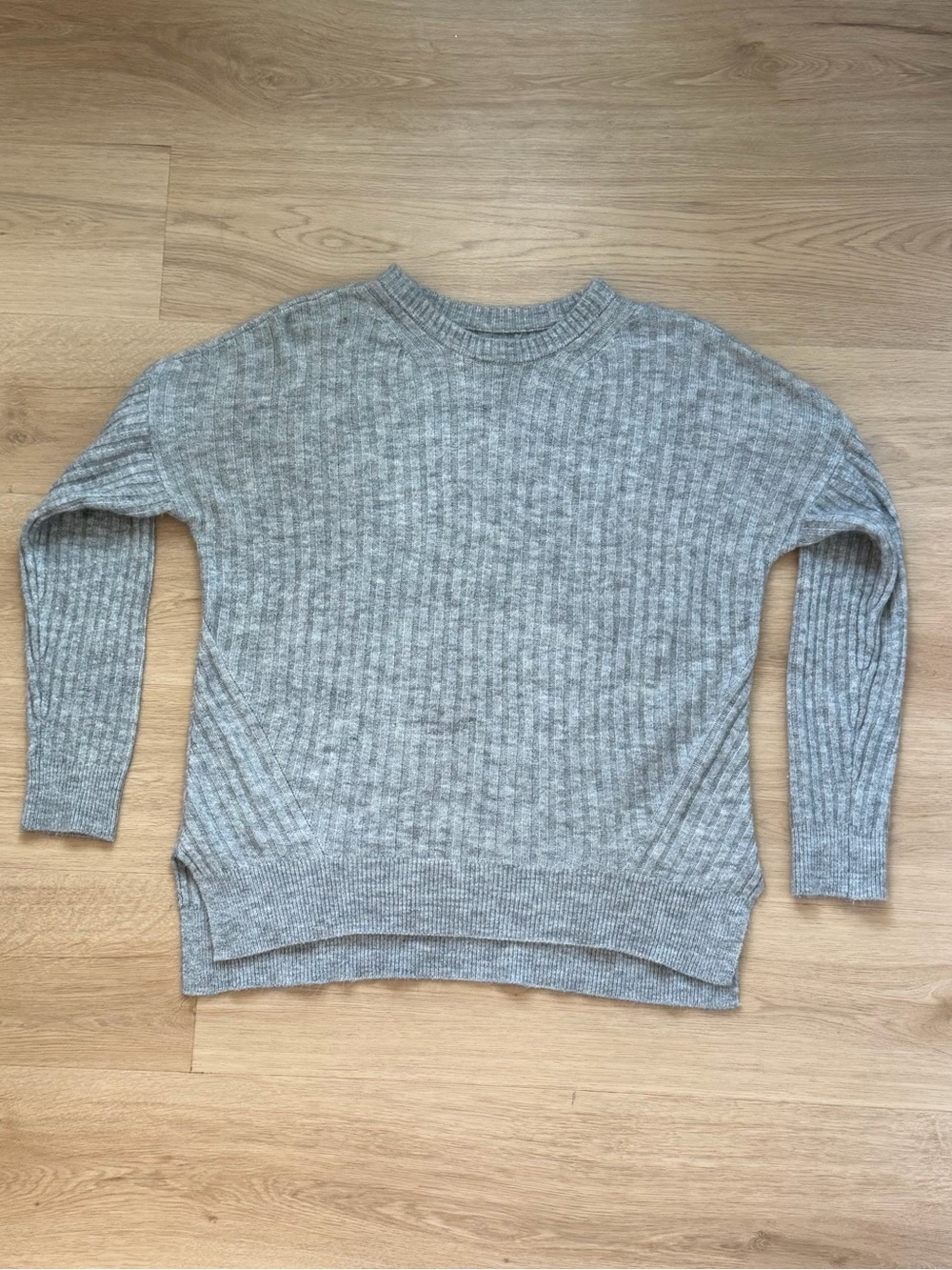 Abercrombie & Fitch Light Gray Ribbed Crewneck Sweater